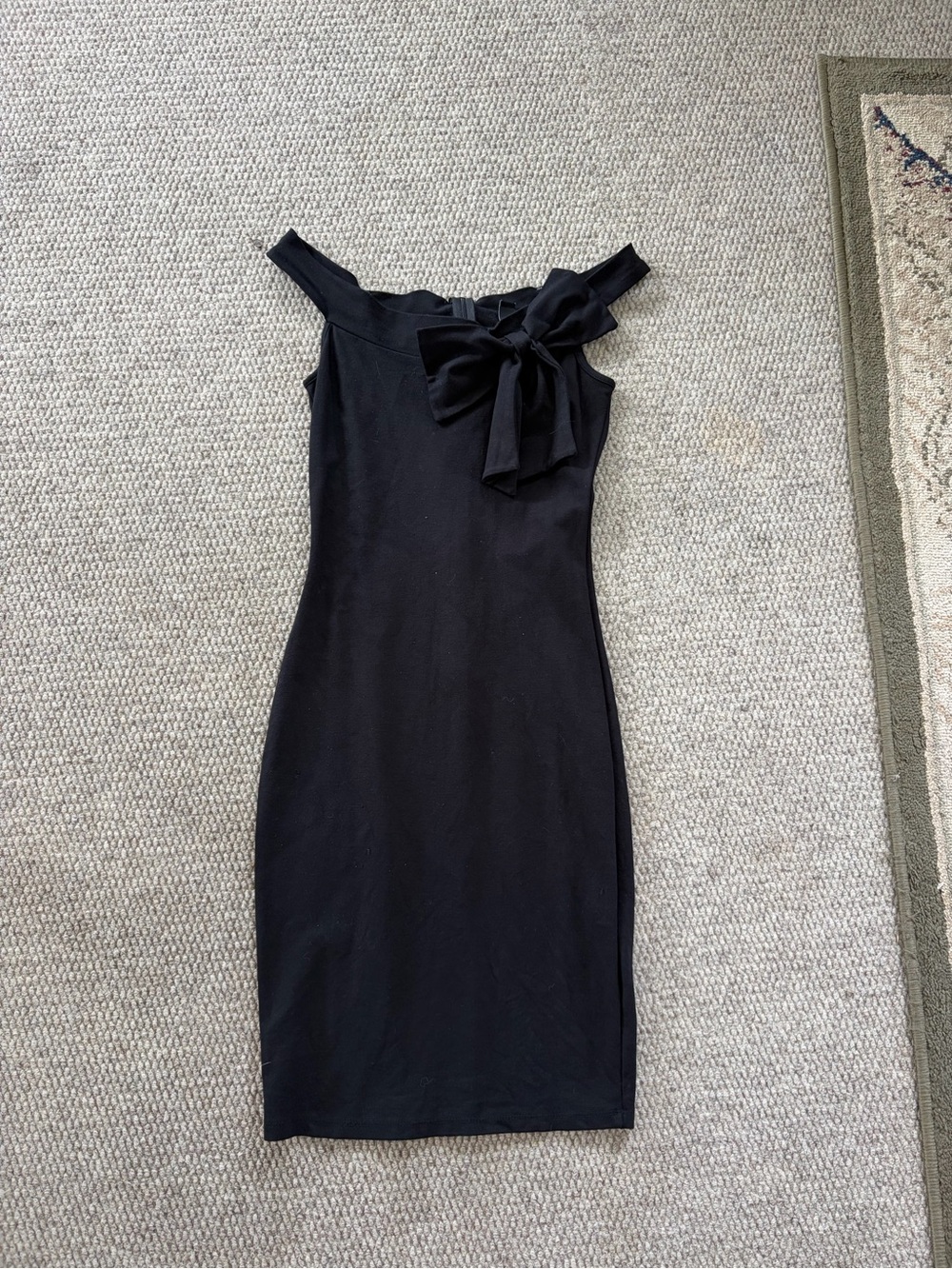 Windsor Black One-Shoulder Bow-Accent Mini Dress